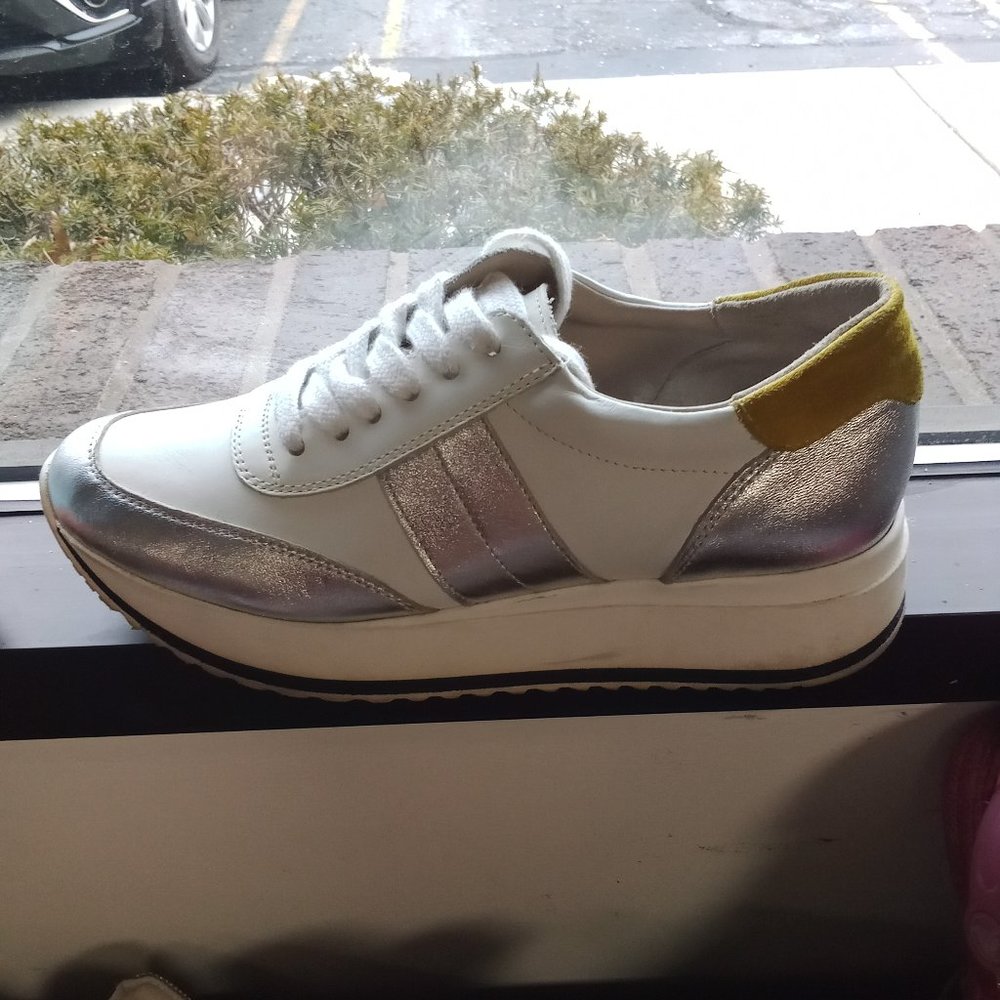 Sporty Gym Shoes
